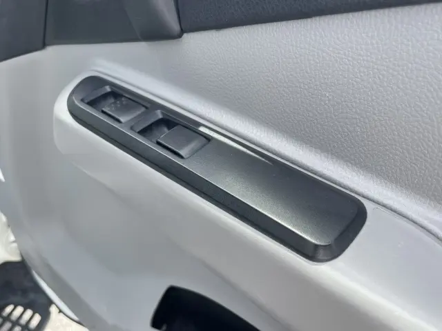 三菱 キャンター 2RG-FBA60(2WD)の写真17
