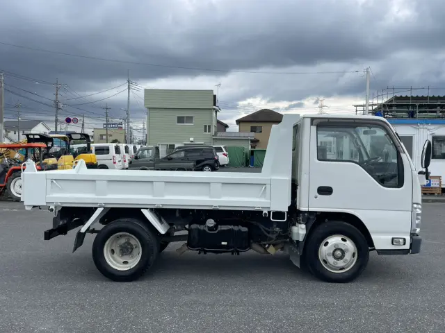 いすゞ エルフ TPG-NJR85AD(2WD)の写真4