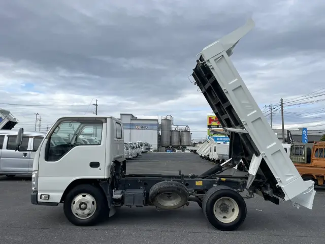 いすゞ エルフ TPG-NJR85AD(2WD)の写真32