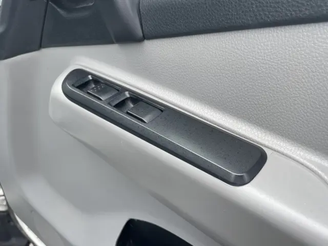 三菱 キャンター 2RG-FBA20(2WD)の写真18