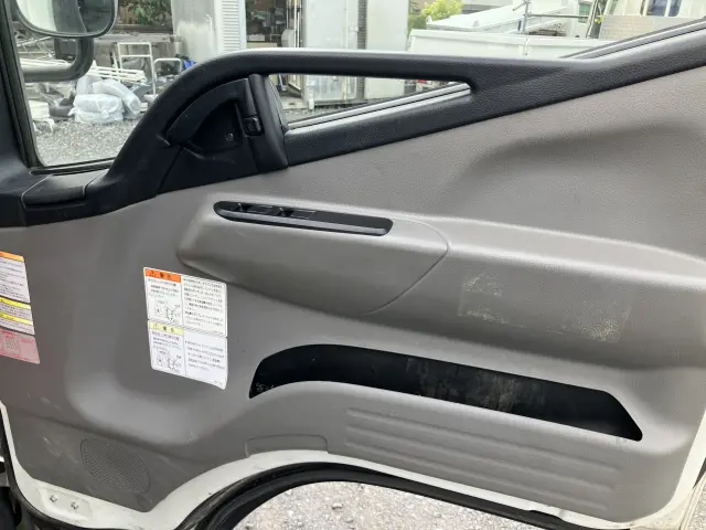 三菱 キャンター TPG-FBA60(2WD)の写真24