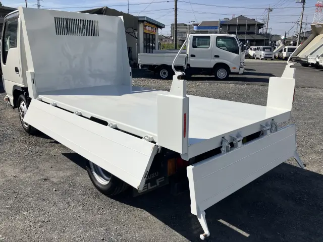 いすゞ エルフ 2RG-NJR88AD(2WD)の写真20