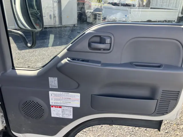 いすゞ エルフ 2RG-NJR88AD(2WD)の写真30