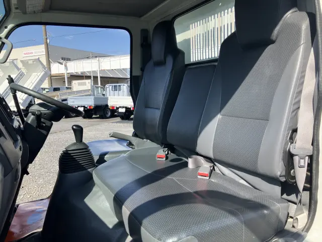いすゞ エルフ 2RG-NJR88AD(2WD)の写真31