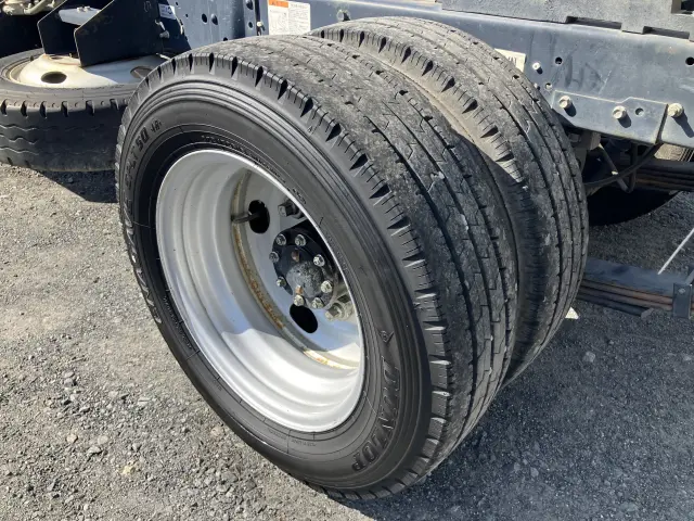 いすゞ エルフ 2RG-NJR88AD(2WD)の写真47
