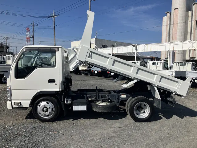 いすゞ エルフ 2RG-NJR88AD(2WD)の写真50