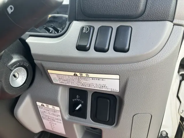 三菱 キャンター 2PG-FEAV0(2WD)の写真37