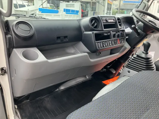 日野 デュトロ 2RG-XZU650M(2WD)の写真25