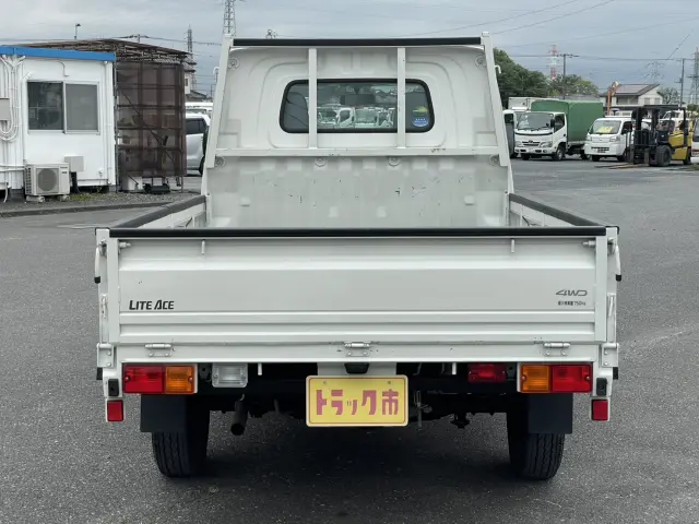 トヨタ ライトエーストラック DBF-S412U(4WD)の写真6