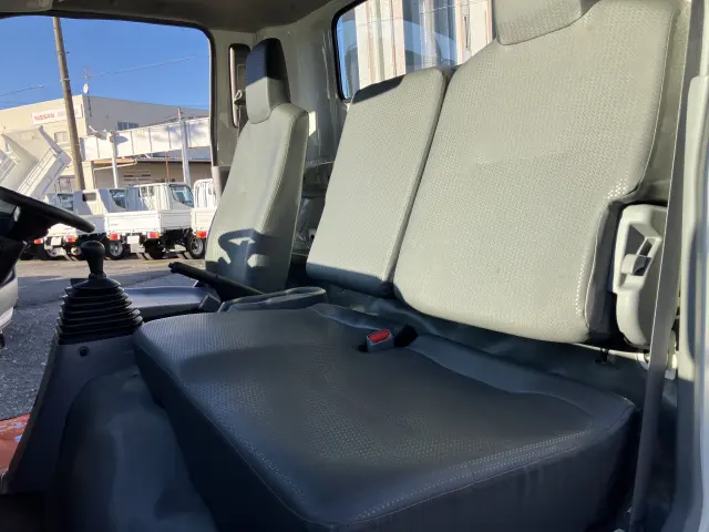 日野 デュトロ 2RG-XZU710M(2WD)の写真9