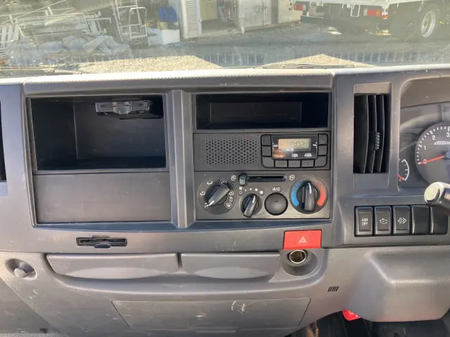 いすゞ エルフ TPG-NKR88AD(2WD)の写真33