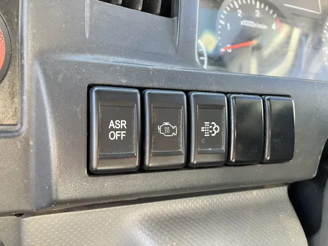いすゞ エルフ TPG-NKR88AD(2WD)の写真36