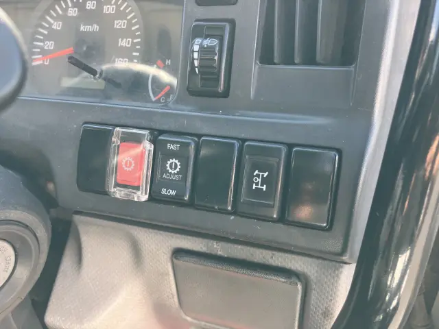 いすゞ エルフ TPG-NKR88AD(2WD)の写真39