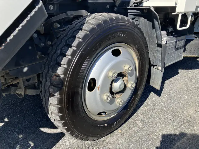いすゞ エルフ TPG-NKR88AD(2WD)の写真49