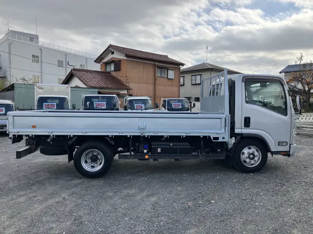 いすゞ エルフ 2RG-NPR88YN(2WD)の写真13