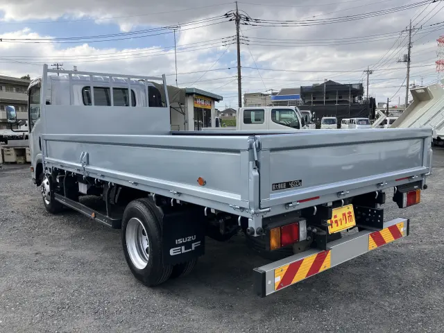 いすゞ エルフ 2RG-NPR88YN(2WD)の写真16