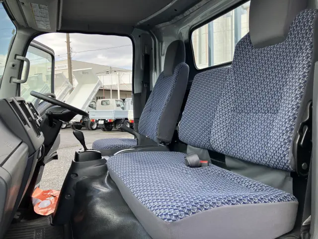 いすゞ エルフ 2RG-NPR88YN(2WD)の写真28