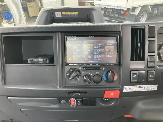 いすゞ エルフ 2RG-NPR88YN(2WD)の写真31
