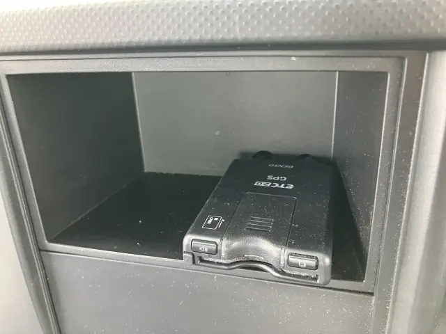 いすゞ エルフ 2RG-NPR88YN(2WD)の写真33