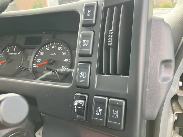 いすゞ エルフ 2RG-NPR88YN(2WD)の写真36