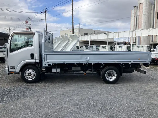 いすゞ エルフ 2RG-NPR88YN(2WD)の写真50