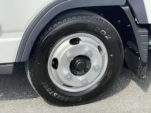 三菱 キャンター 2RG-FBA20(2WD)の写真9
