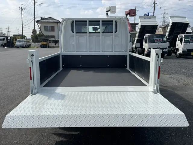 三菱 キャンター 2RG-FBA20(2WD)の写真11