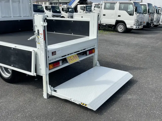 三菱 キャンター 2RG-FBA20(2WD)の写真16