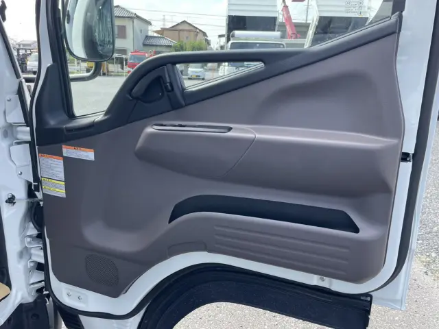 三菱 キャンター 2RG-FBA20(2WD)の写真19