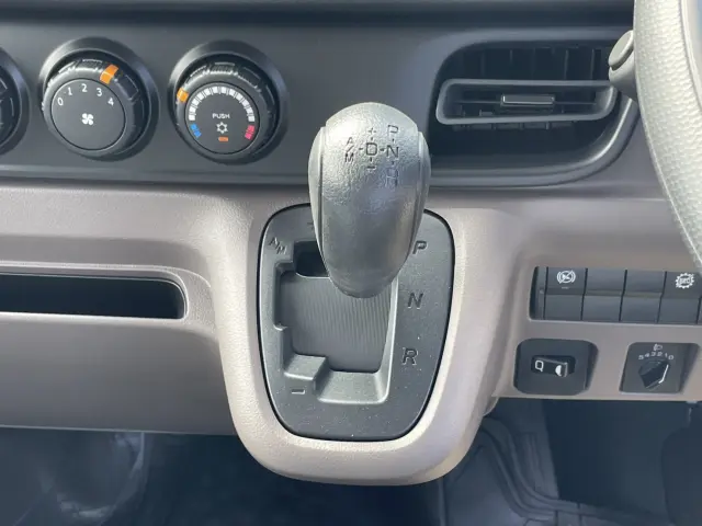 三菱 キャンター 2RG-FBA20(2WD)の写真30