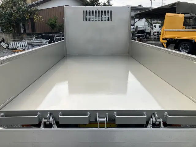 三菱 キャンター 2RG-FBA60(2WD)の写真17