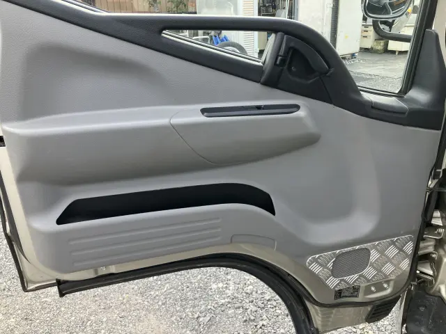三菱 キャンター 2RG-FBA60(2WD)の写真32