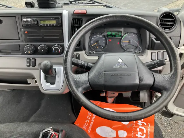 三菱 キャンター 2TG-FBA00(2WD)の写真6
