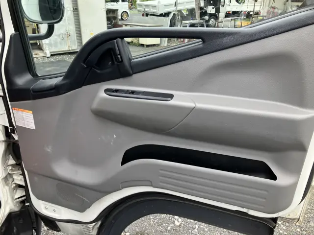 三菱 キャンター 2TG-FBA00(2WD)の写真24