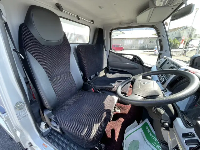 三菱 キャンター 2RG-FBA30(2WD)の写真17