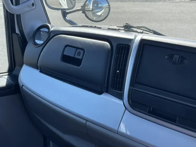 三菱 キャンター 2RG-FBA30(2WD)の写真30