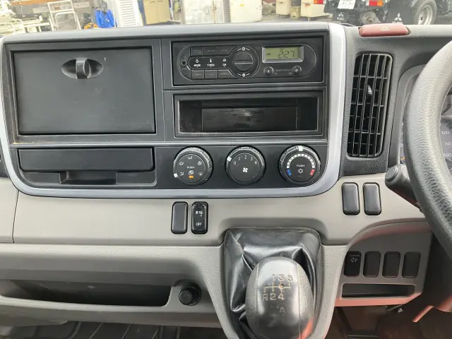 三菱 キャンター TPG-FBA30(2WD)の写真34
