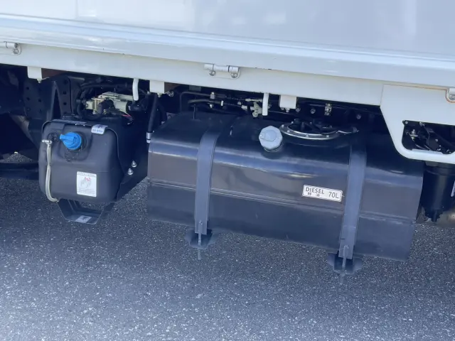 三菱 キャンター 2RG-FBA20(2WD)の写真15