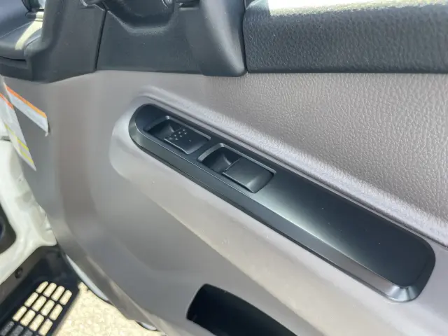 三菱 キャンター 2RG-FBA20(2WD)の写真18