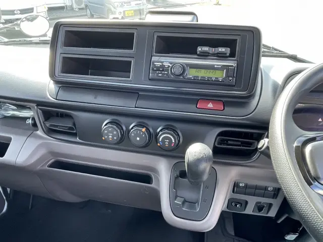 三菱 キャンター 2RG-FBA20(2WD)の写真24