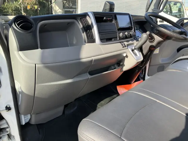 三菱 キャンター 2RG-FDA20(2WD)の写真23