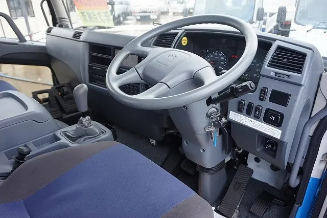 三菱 ファイター QKG-FK62FZ(2WD)の写真5