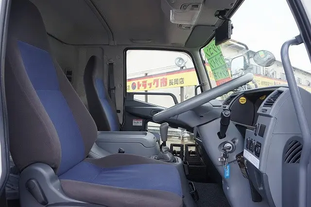 三菱 ファイター QKG-FK62FZ(2WD)の写真6