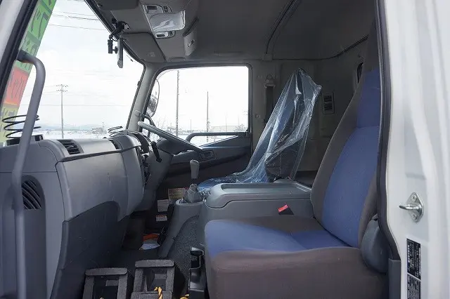 三菱 ファイター QKG-FK62FZ(2WD)の写真9