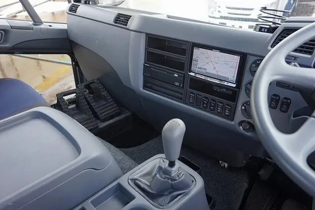 三菱 ファイター QKG-FK62FZ(2WD)の写真11