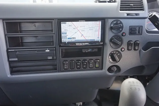 三菱 ファイター QKG-FK62FZ(2WD)の写真12