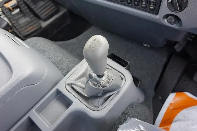 三菱 ファイター QKG-FK62FZ(2WD)の写真17