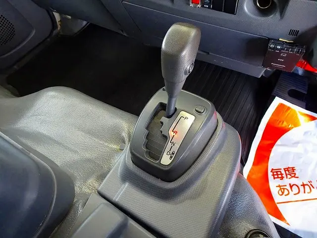 フロアAT 2ペダル|いすゞ エルフ TPG-NPR85YN(2WD)の写真15