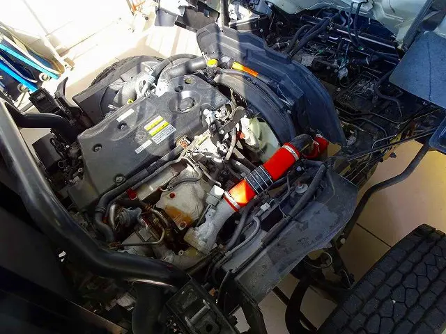 エンジンルーム|いすゞ エルフ TPG-NPR85YN(2WD)の写真32