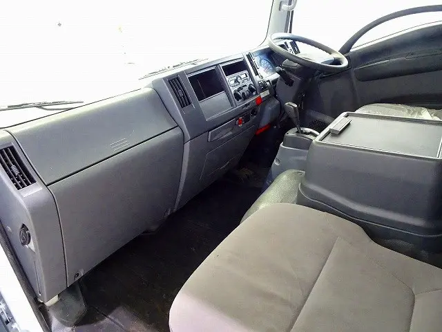 いすゞ エルフ TPG-NPR85YN(2WD)の写真7